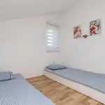 Amazing Apartment In Pag With Wifi *