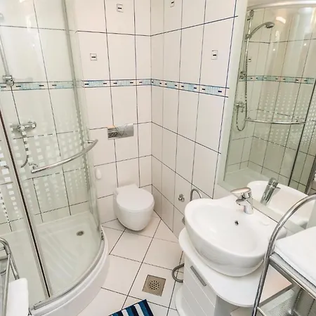 2 Bedroom Beautiful In Pag Apartman Pag Town