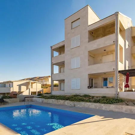 Lägenhet 2 Bedroom Beautiful Apartment In Pag Pag Town