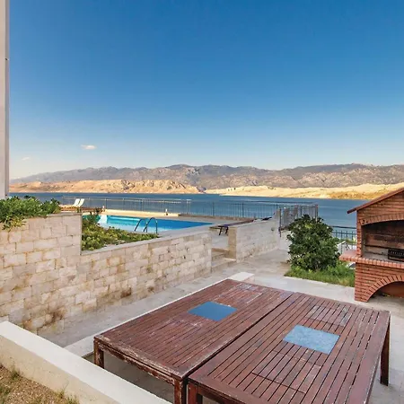 Lägenhet 2 Bedroom Beautiful Apartment In Pag