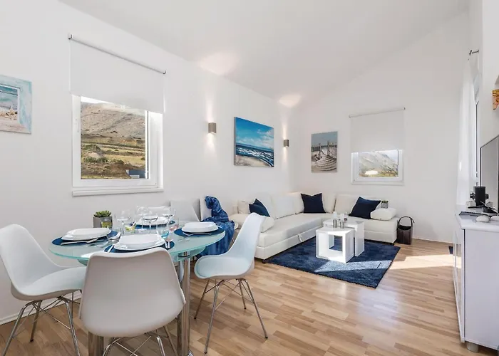 2 Bedroom Beautiful Apartment In Pag Lägenhet Pag Town