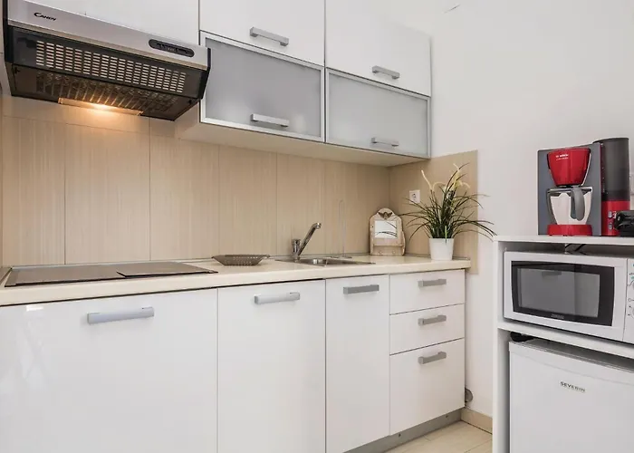 Lägenhet 2 Bedroom Beautiful Apartment In Pag Pag Town