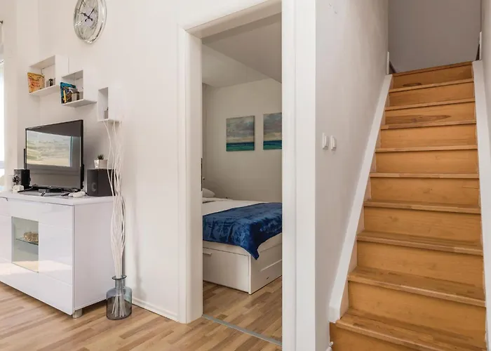 Apartment 2 Bedroom Beautiful Apartment In Pag Pag Town