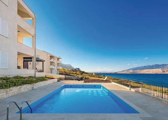 Lägenhet 2 Bedroom Beautiful Apartment In Pag *