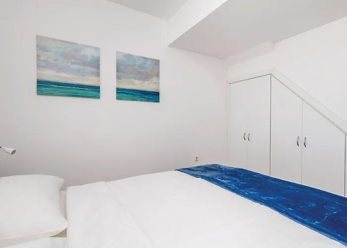 Apartment 2 Bedroom Beautiful Apartment In Pag Pag Town