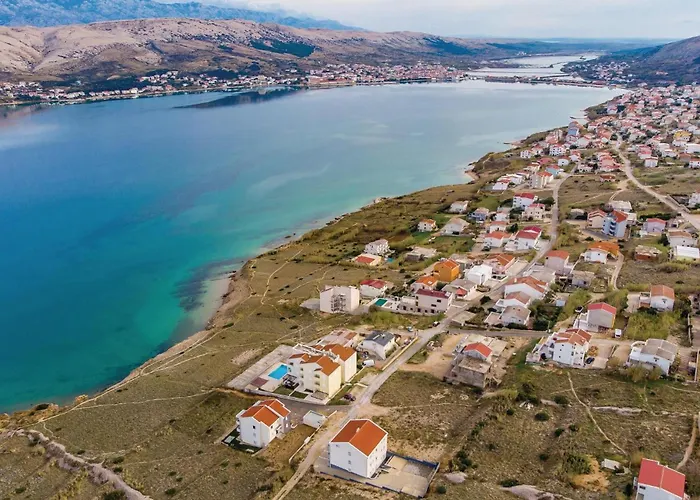 2 Bedroom Beautiful Apartment In Pag * Pag Town